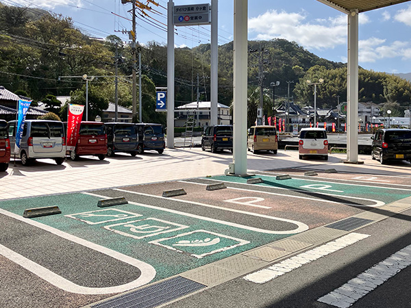 お客様駐車場